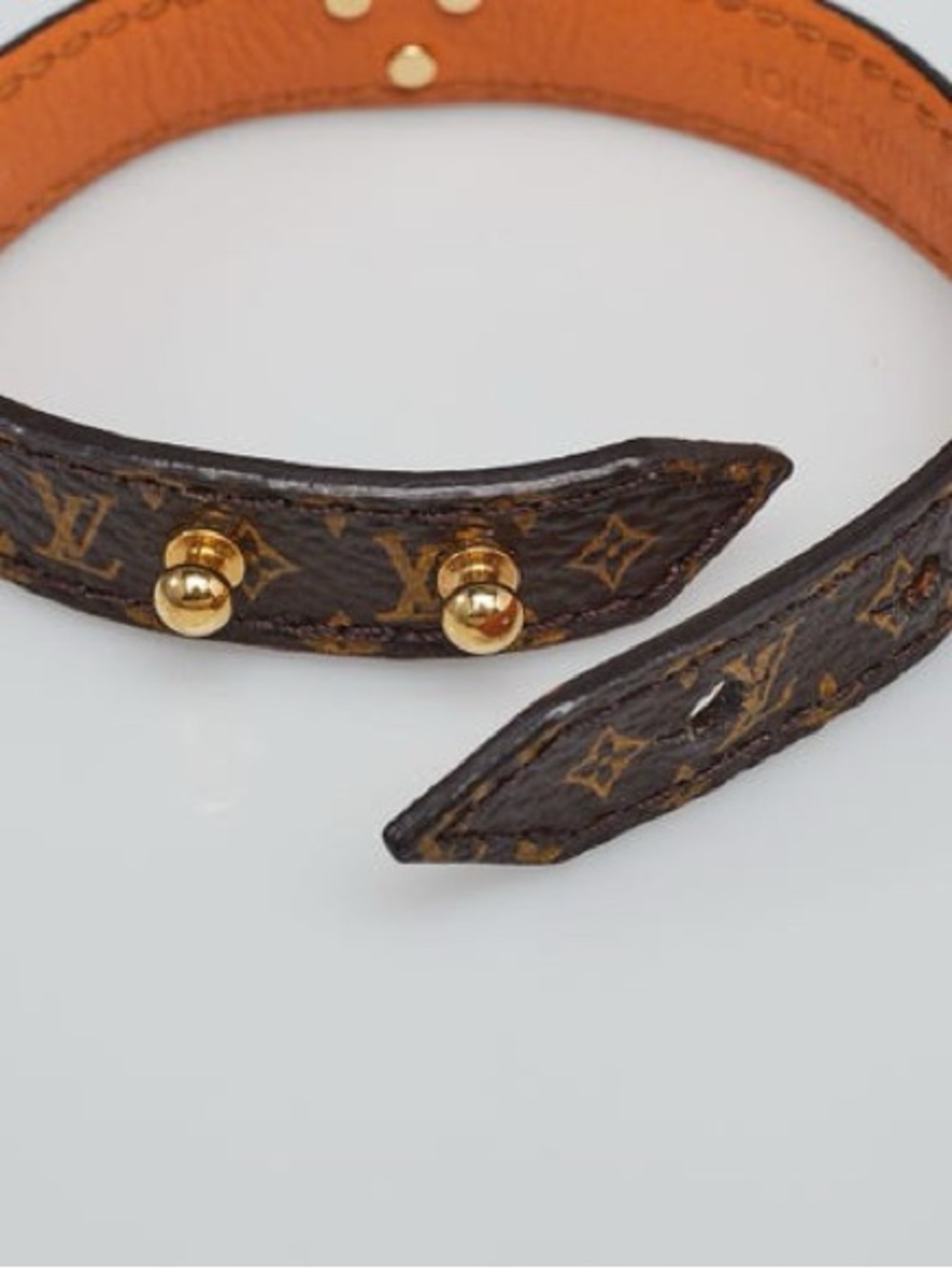New Authentic Louis Vuitton Brown Monogram Bracelet with Gold V Clasp - Picture 2 of 4